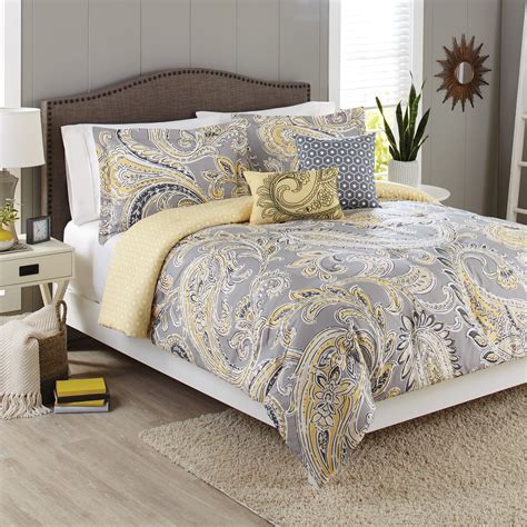 99 66. . Yellow and gray comforter set